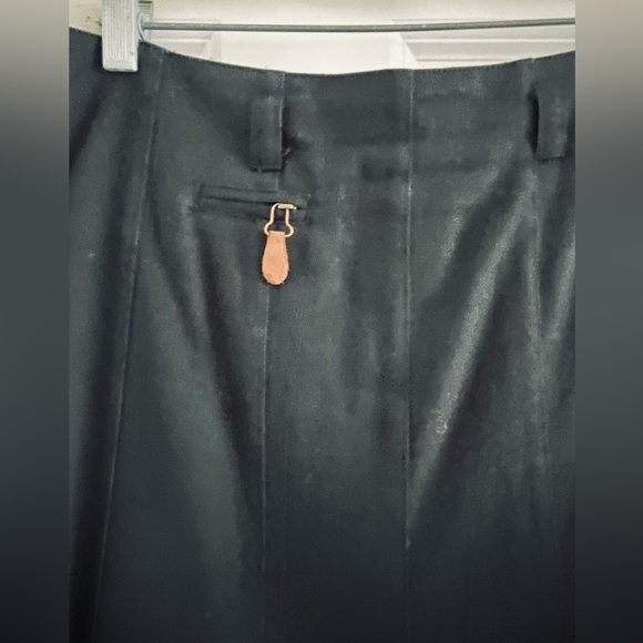 Not available til April

Ladies long skirt - Picture 3 of 4